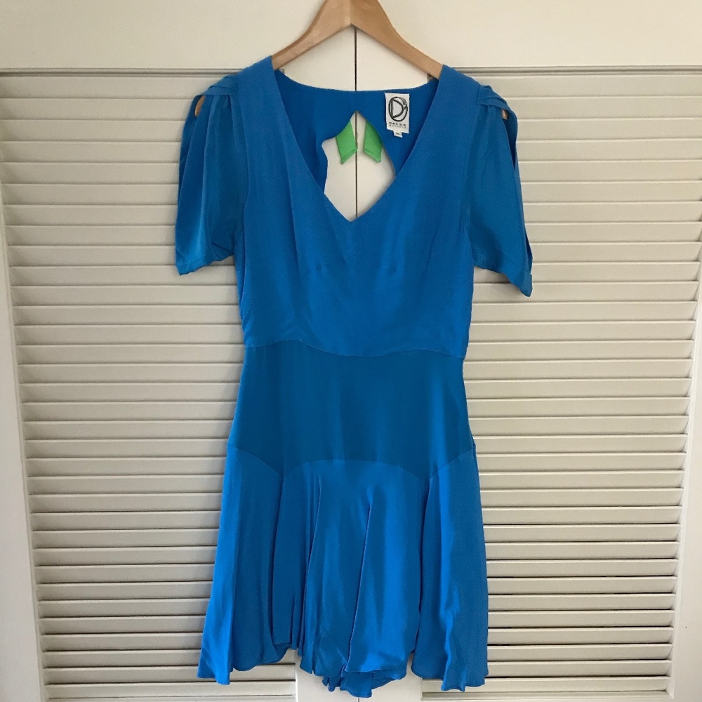 Dress Gallery NADIA Short Sleeve Dress.